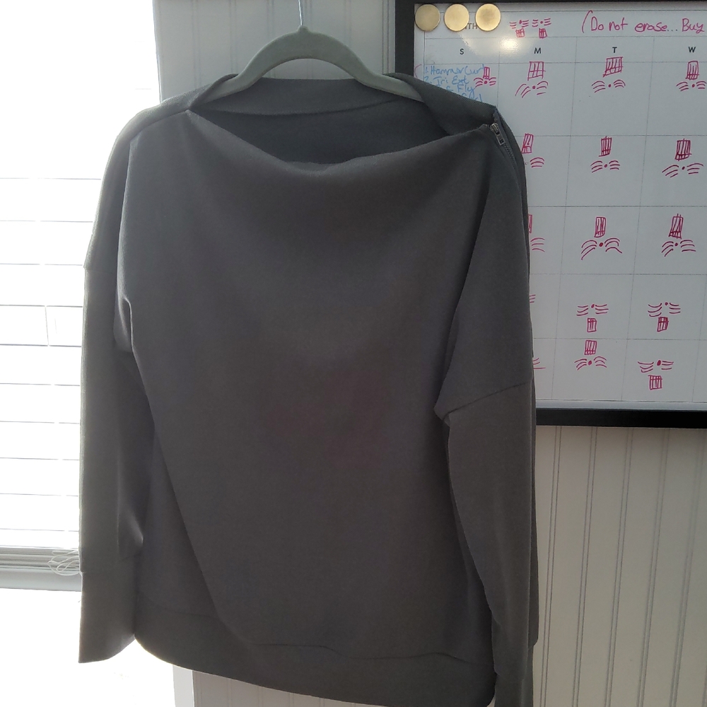 Gray Long-Sleeve Top